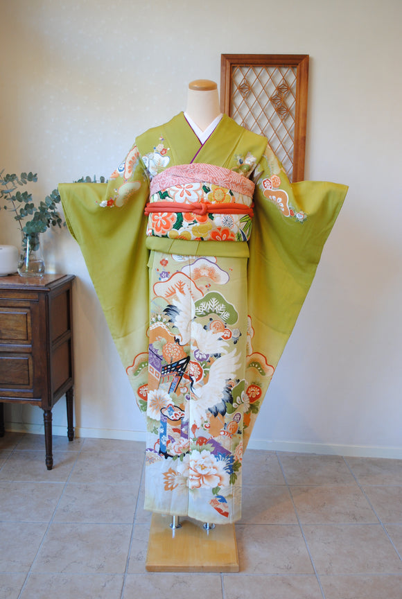 No.234 鶸色松に鶴と花文様振袖
