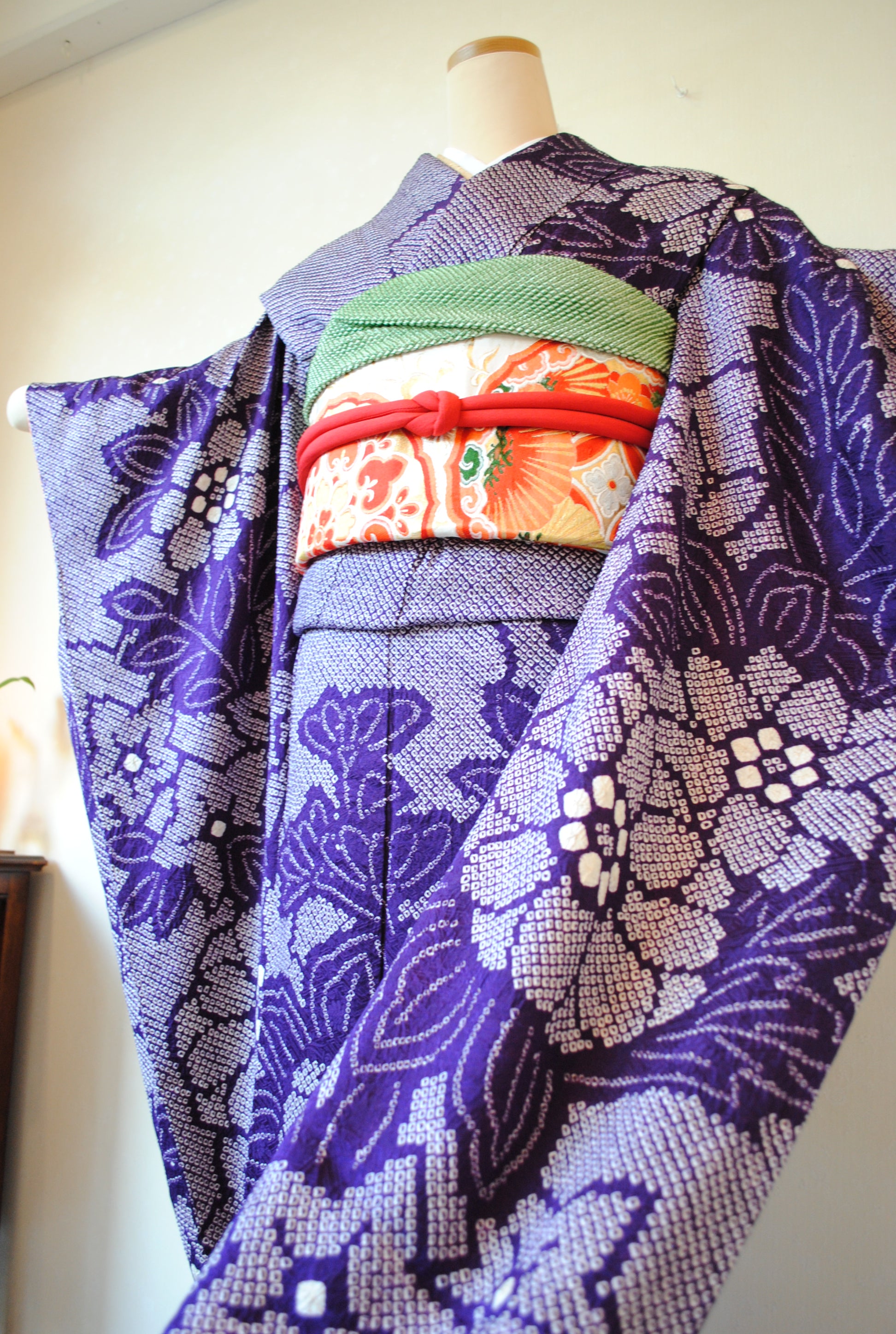 No.323 紫地花文様総絞り振袖 – 灯屋2オンラインショップ