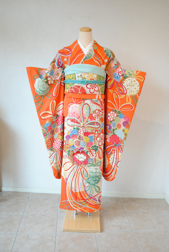 No.265 橙地花薬玉文様刺繍振袖