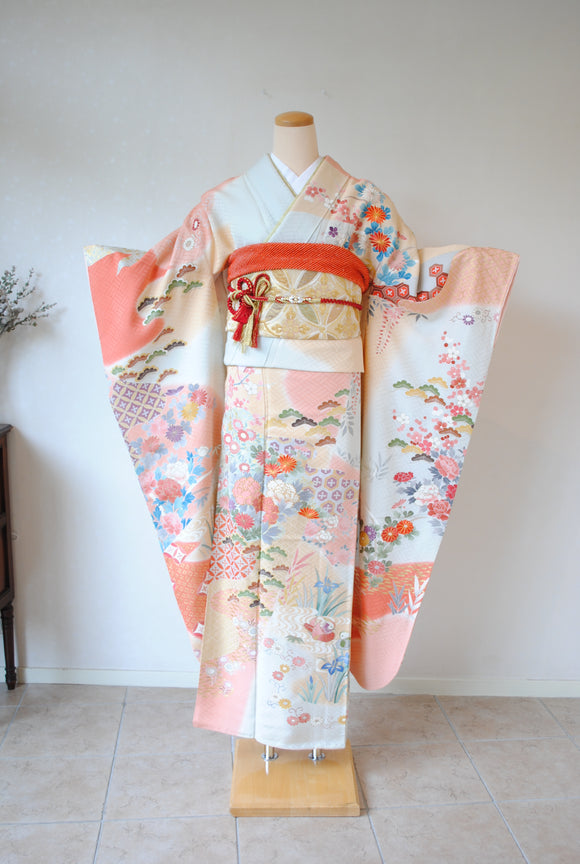 No.153 桃色霞に花々おしどり文様振袖