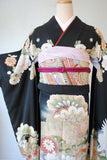 No.145 鶴に牡丹松文様ぼかし黒振袖