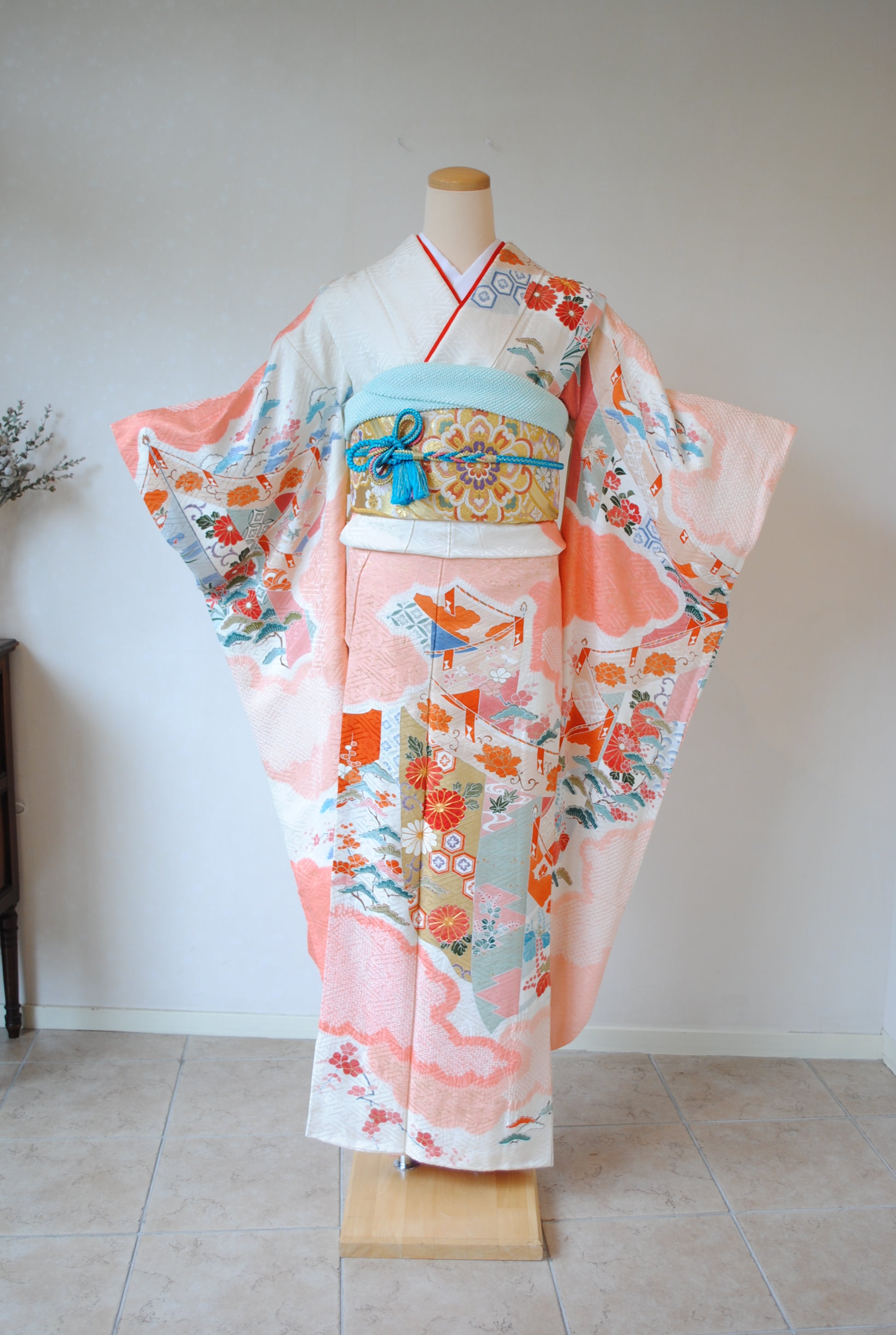 黒地 総絞り 刺繍 枝垂れ梅 振袖 黒地 総絞り 刺繍 枝垂れ梅 振袖