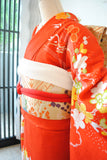 No.108 御所解文様刺繍縮緬赤振袖
