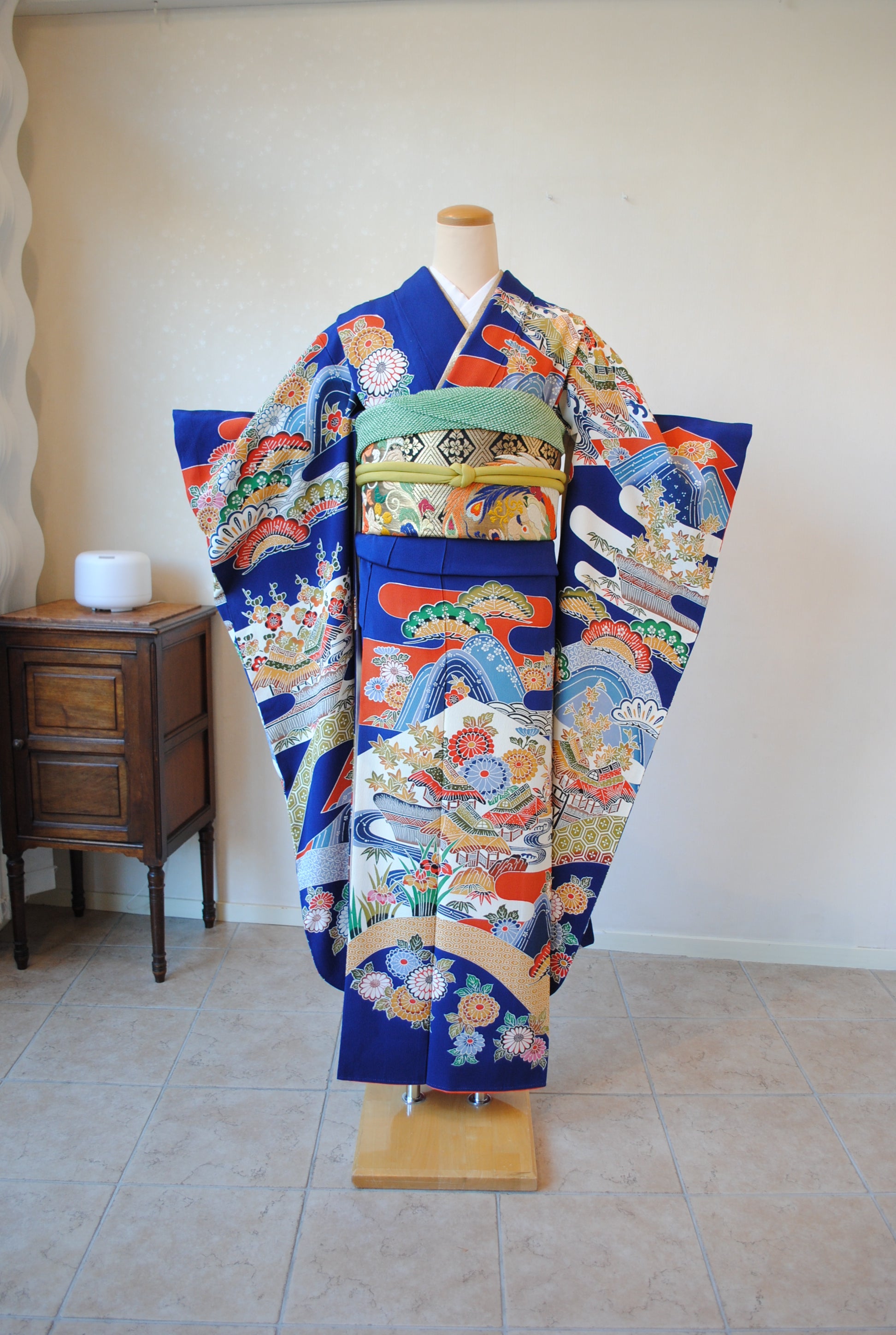 【春】20835o 振袖　絞り　七宝　紗綾形　雪芝に古典風景文様　着物 春】20835o 振袖 絞り 七宝 紗綾形 雪芝に古典風景文様 着物