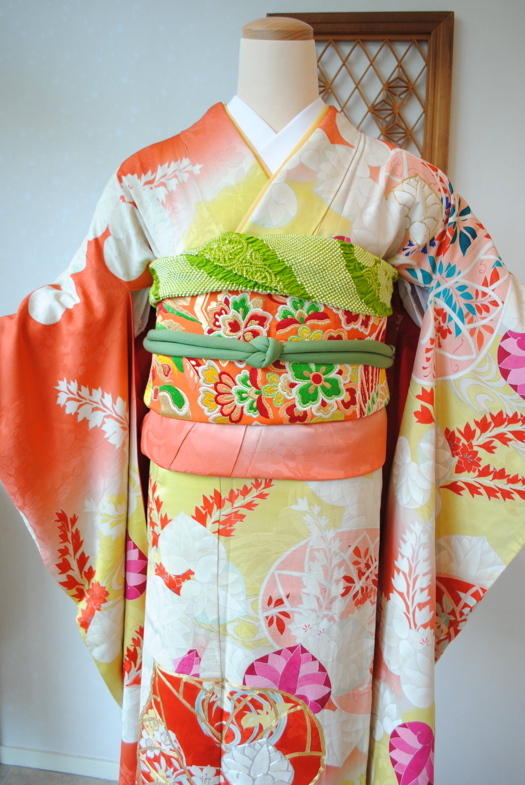 振袖 正絹 綸子 刺繍 孔雀に牡丹 四季花文 158cm前後ベスト 優品（No.9 