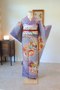 No.28 花薬玉文様刺繍振袖